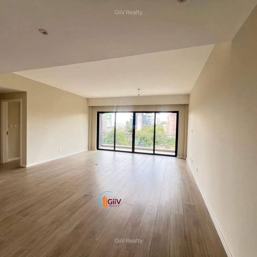 2 Bed Apartment with En Suite in Riverside - 2