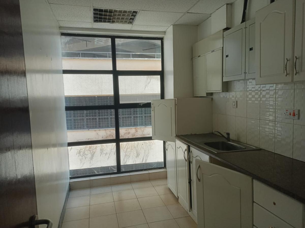 3 Bed Apartment with En Suite at Langata Road Near Langata High School - 4