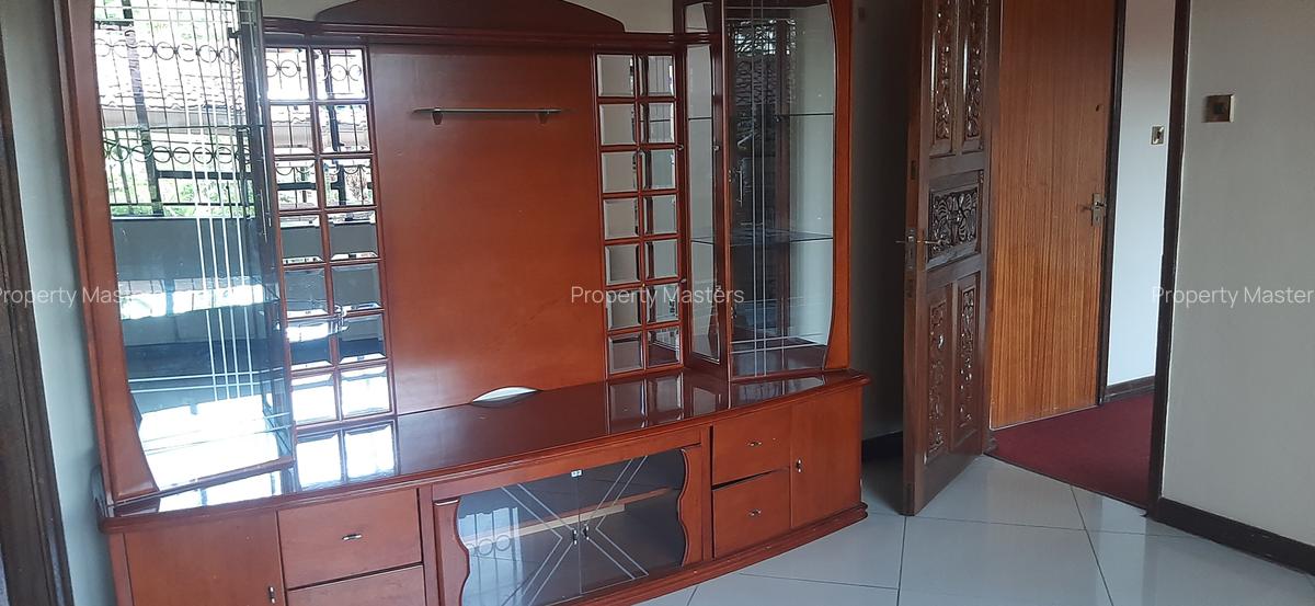 5 Bed House with En Suite at Duom Palm Street - 9