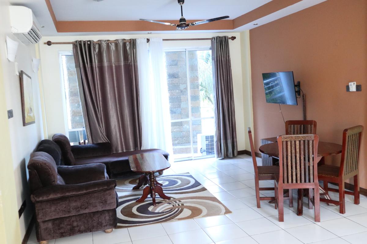 Serviced 2 Bed Apartment with En Suite in Nyali Area - 14