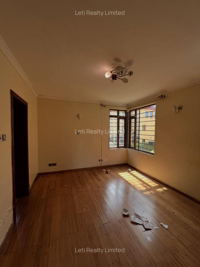 5 Bed Townhouse with En Suite in Lavington - 4