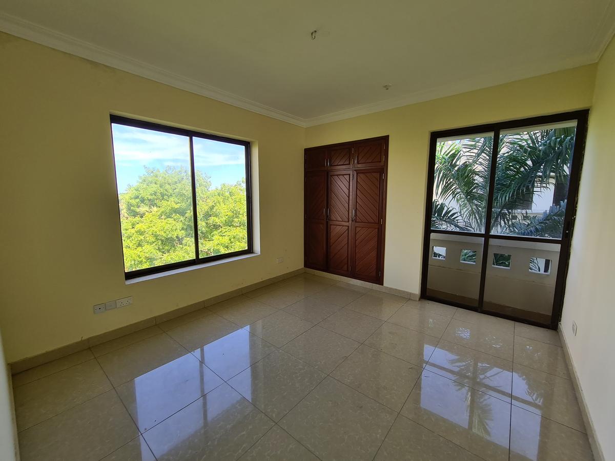 3 Bed Apartment with En Suite in Nyali Area - 10