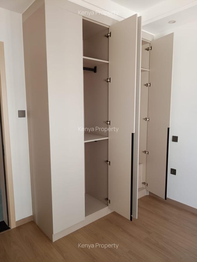 3 Bed Apartment with En Suite at Riverside - 11