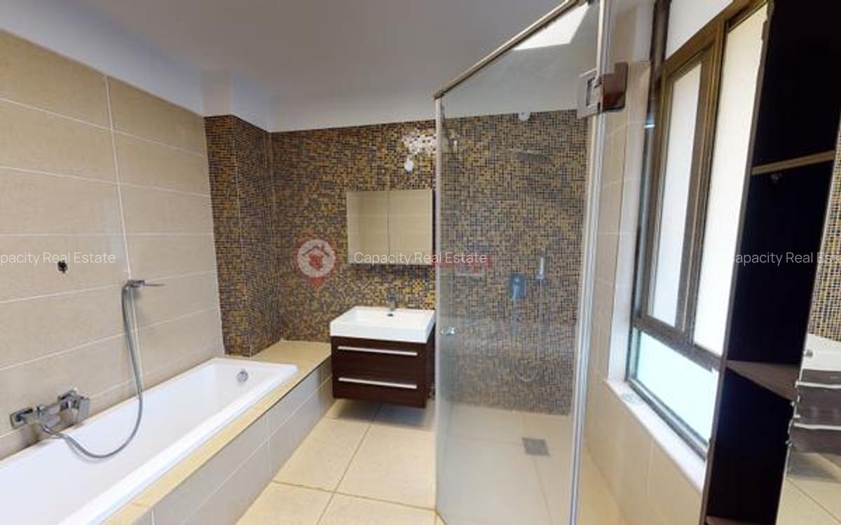 3 Bed Apartment with En Suite in Parklands - 10