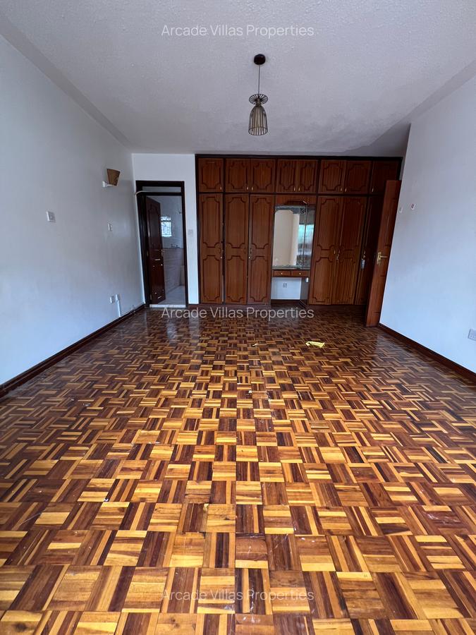 3 Bed Apartment with Swimming Pool in Kileleshwa - 14