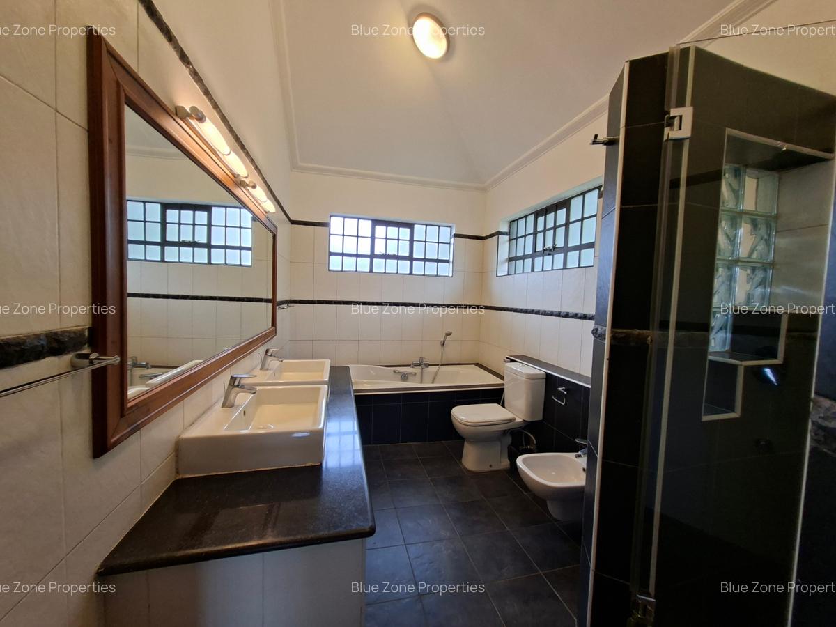 4 Bed Townhouse with En Suite at Off Peponi Rd - 15