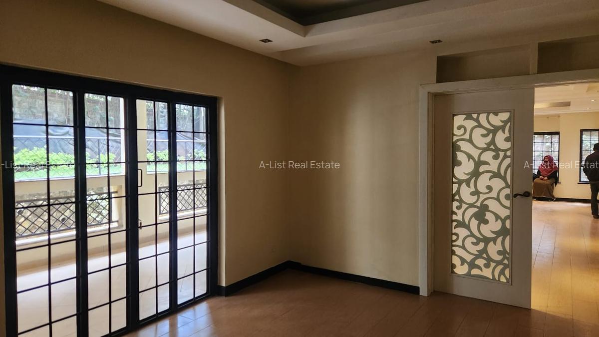 3 Bed Apartment with En Suite at Chania Avenue - 15