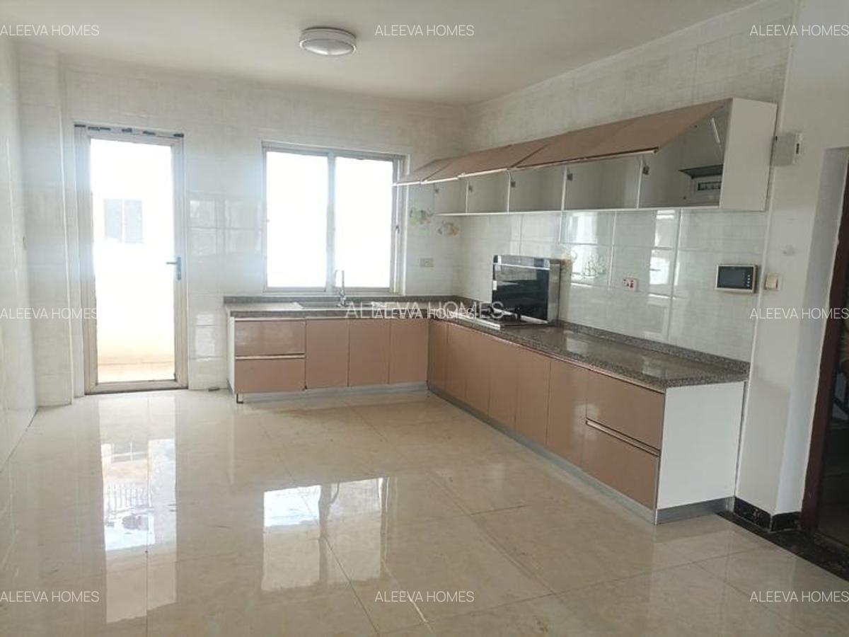 1 Bed Apartment with Swimming Pool in Kileleshwa - 2