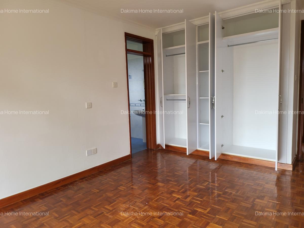 4 Bed Townhouse with En Suite in Rosslyn - 12