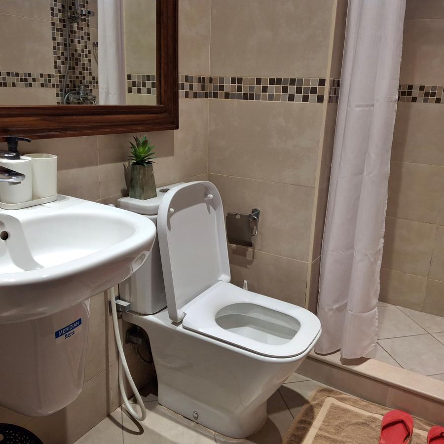 Serviced 2 Bed Apartment with En Suite at Tudor - 15