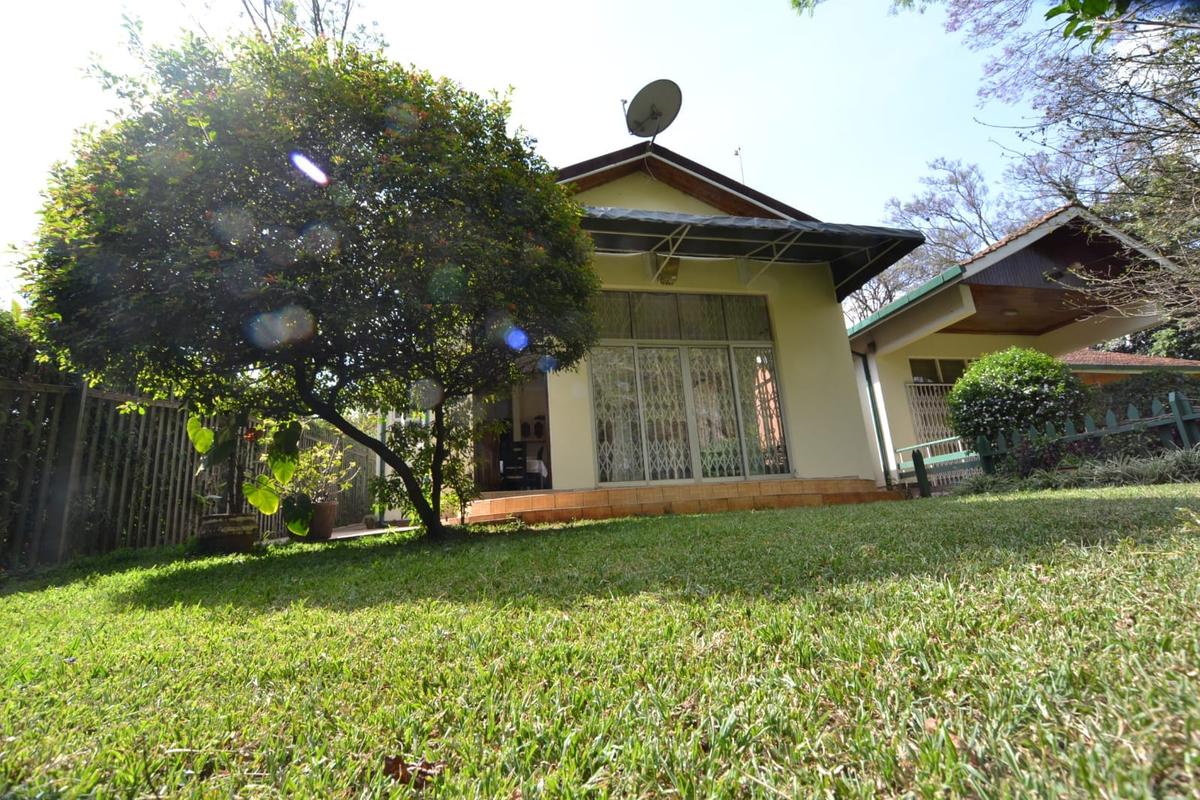 2 Bed House with En Suite in Lavington - 1