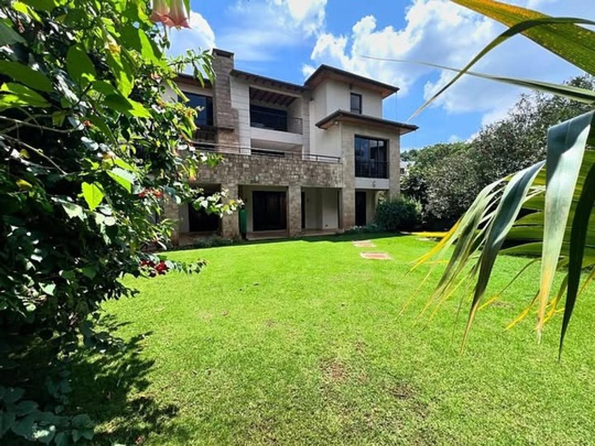 5 Bed Townhouse with En Suite in Lavington - 1