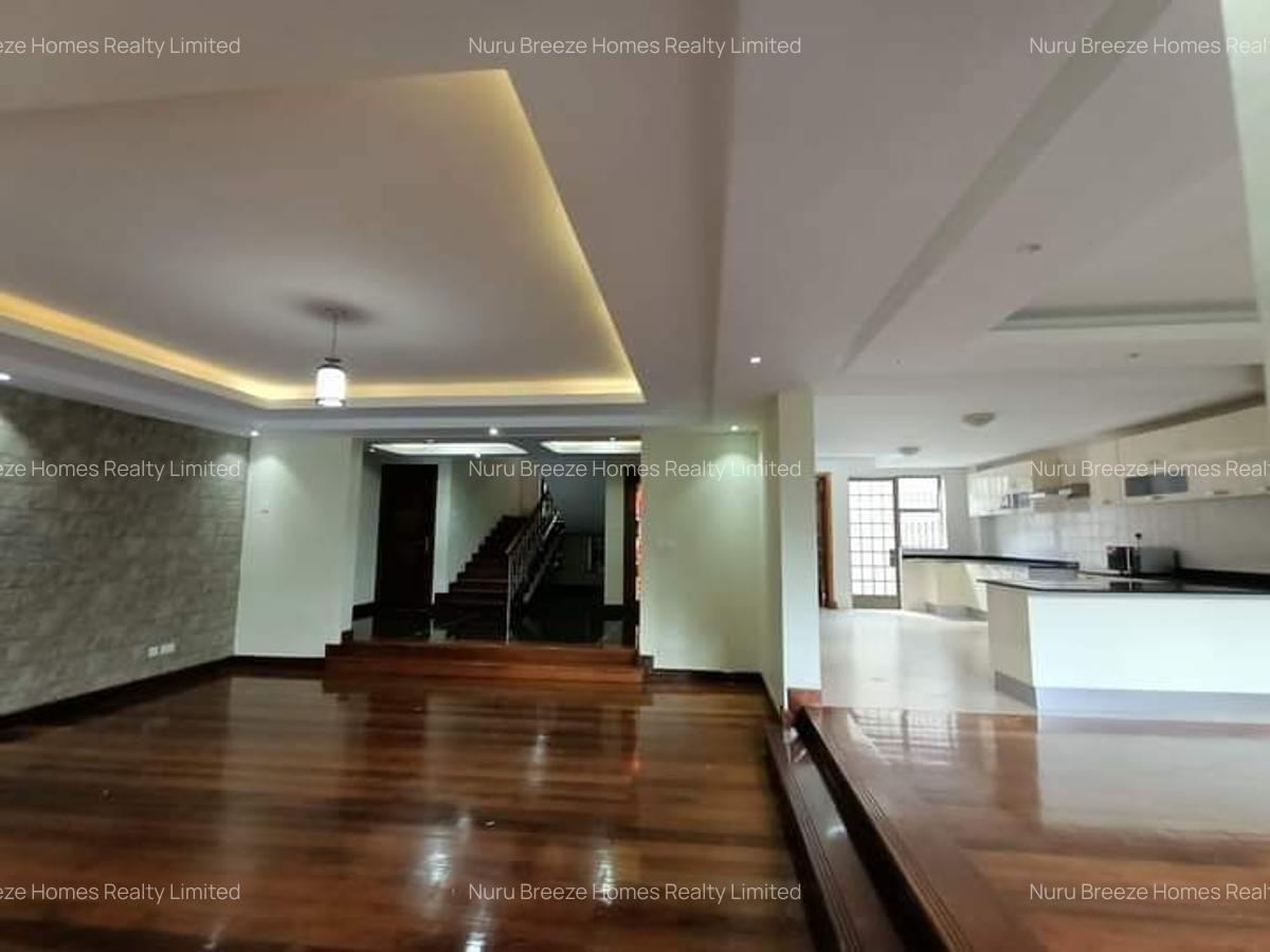 5 Bed Townhouse with En Suite in Lavington - 6