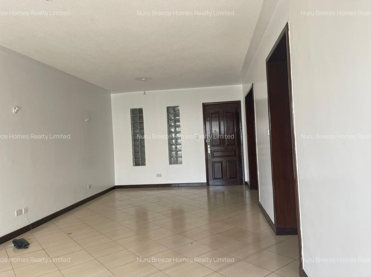 2 Bed Apartment with En Suite in Brookside - 4