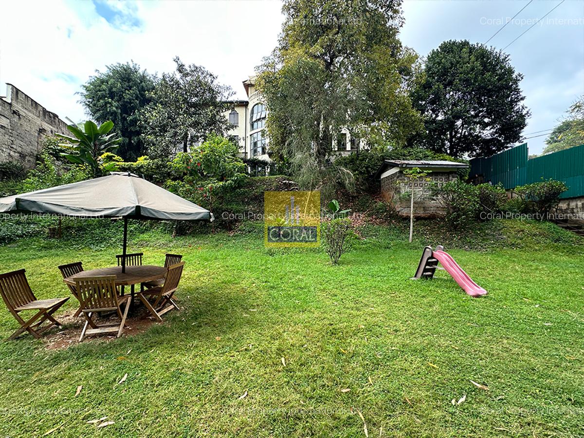 2 Bed Apartment in Brookside - 9