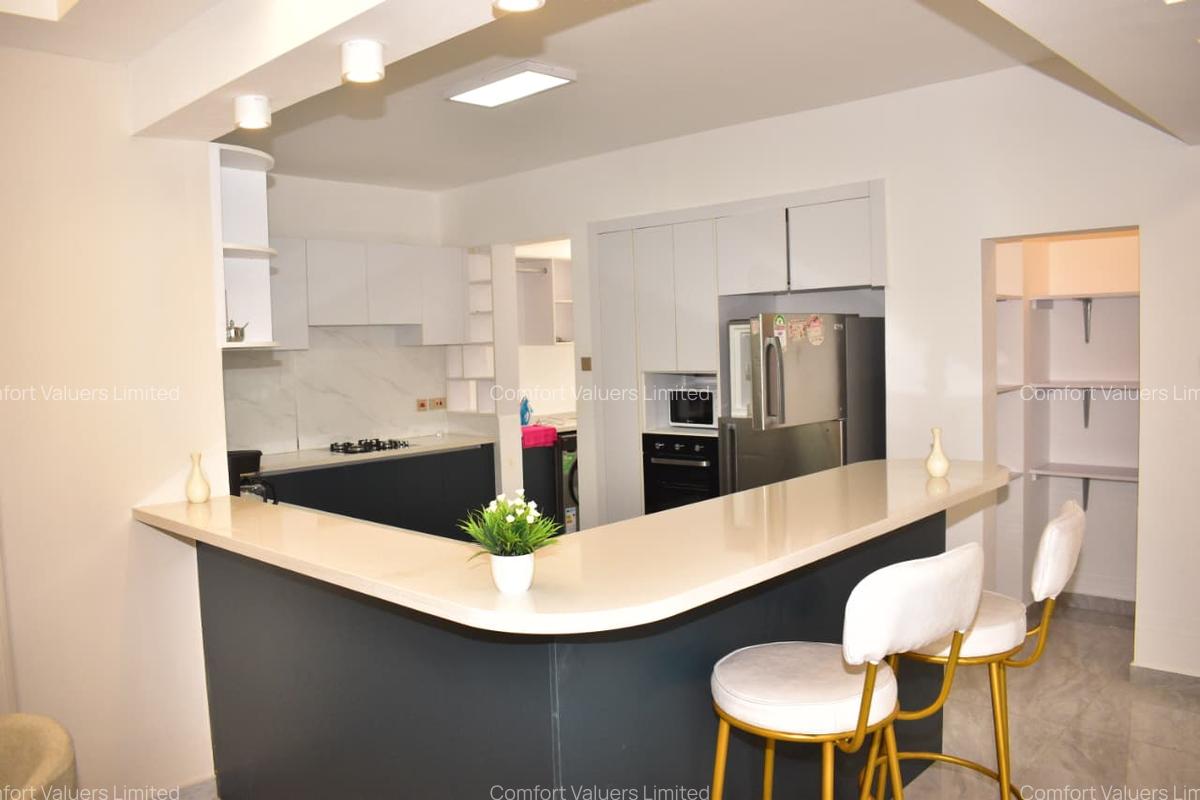 4 Bed House with En Suite at Lavington - 2