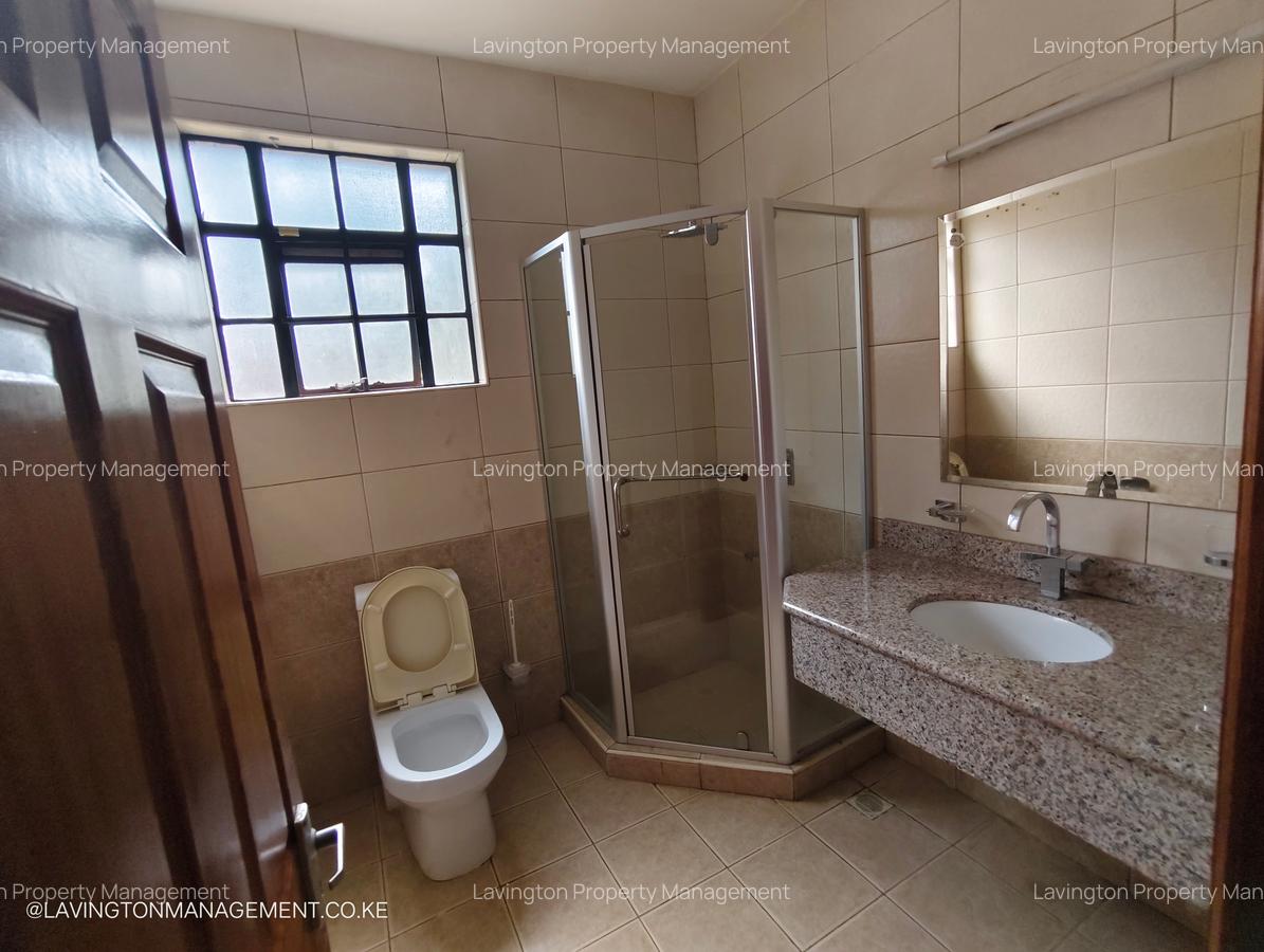 4 Bed Townhouse with En Suite at Lavington Green - 10