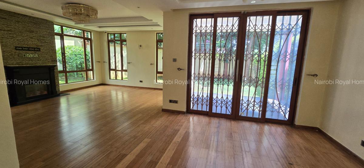5 Bed Townhouse with En Suite at Lavington Green - 17