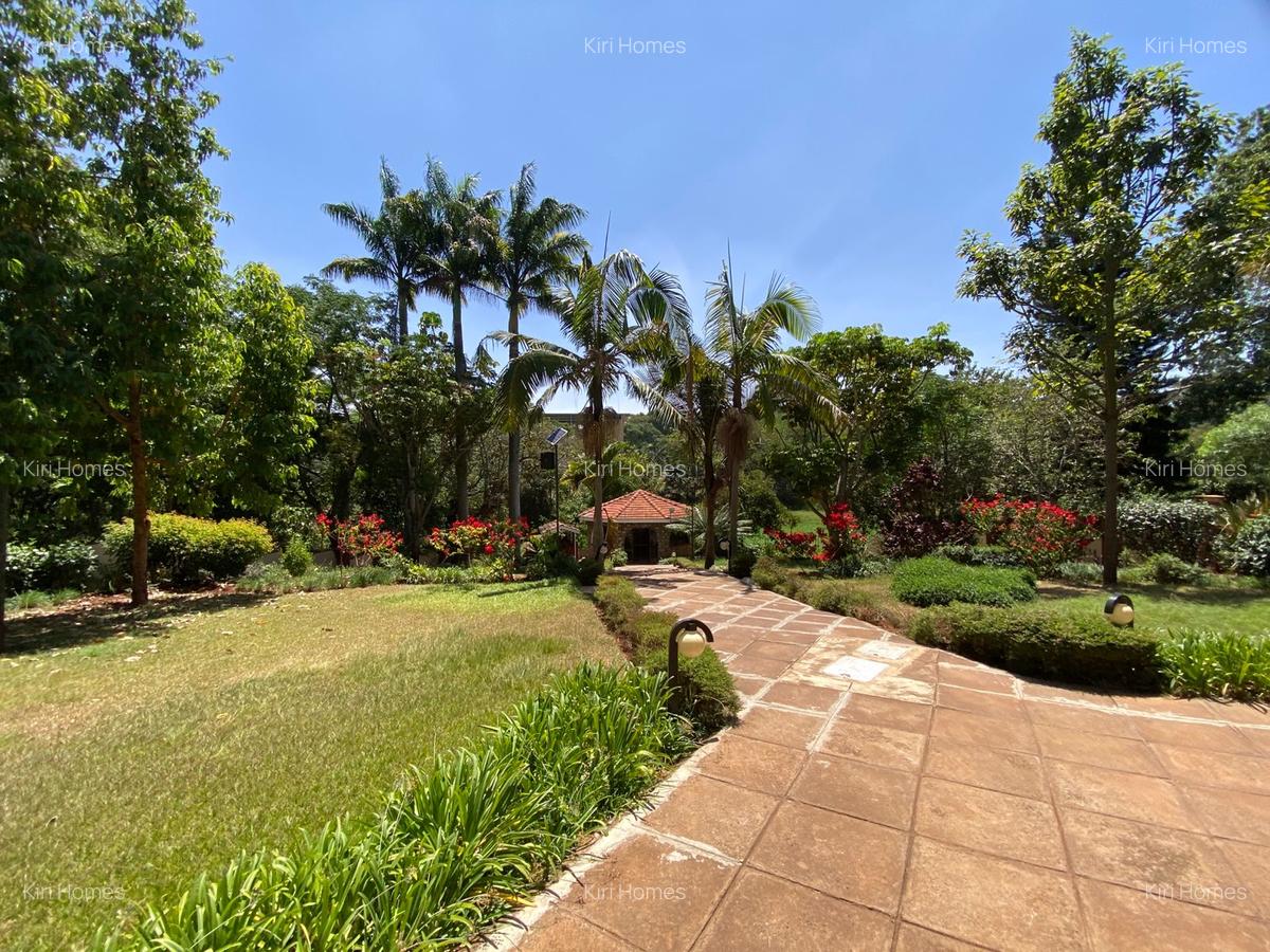 7 Bed Townhouse with En Suite in Gigiri - 19