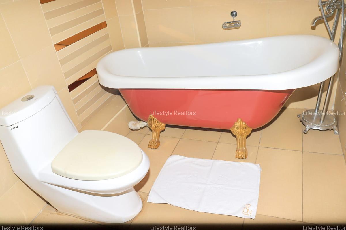 Furnished 3 Bed Apartment with En Suite at Rosewood Avenue - 13