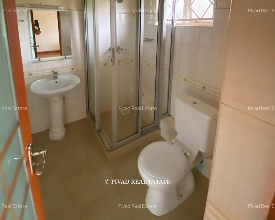 4 Bed House with En Suite in Runda - 12