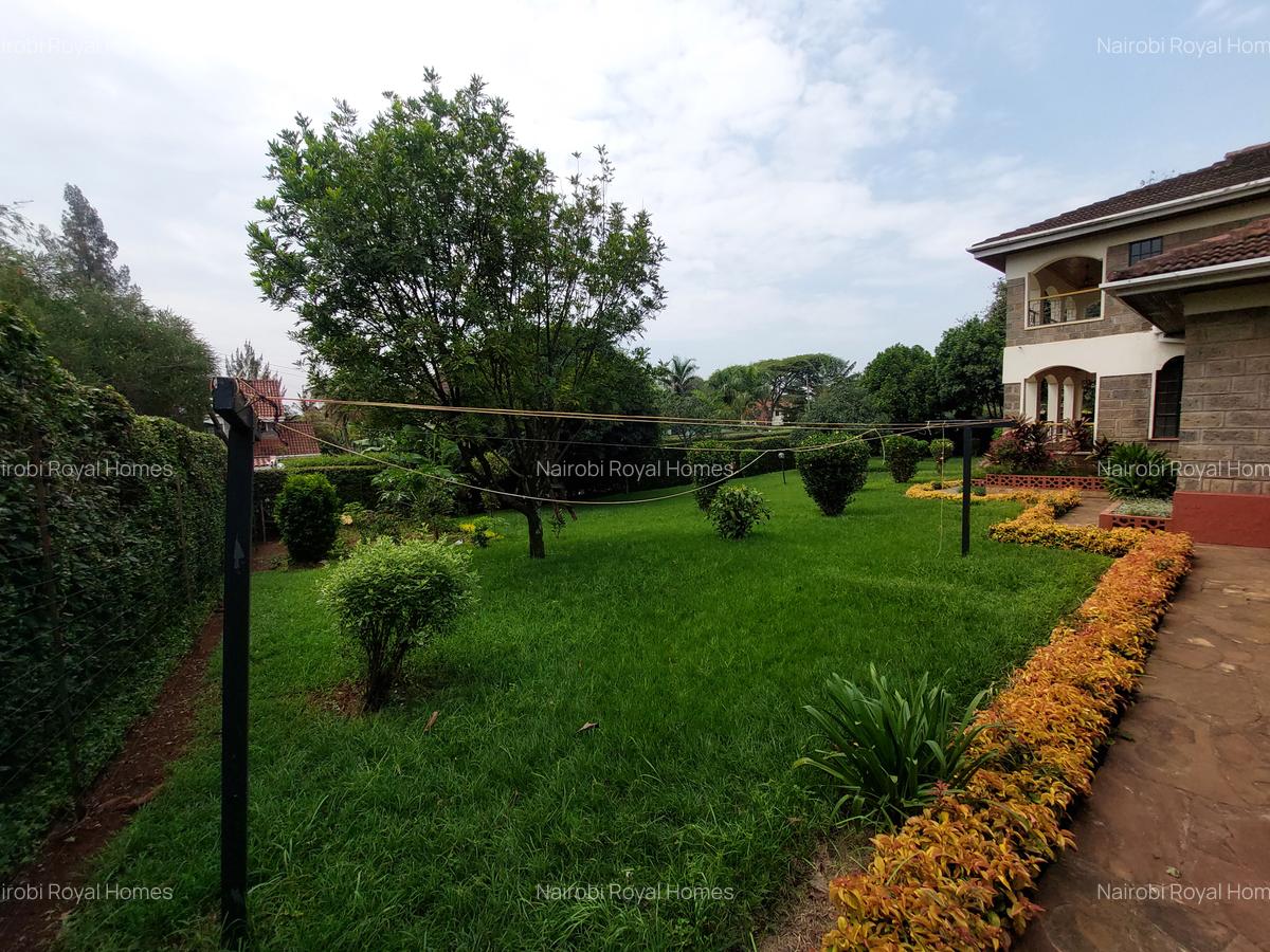 5 Bed House with En Suite at Daisy Road - 8