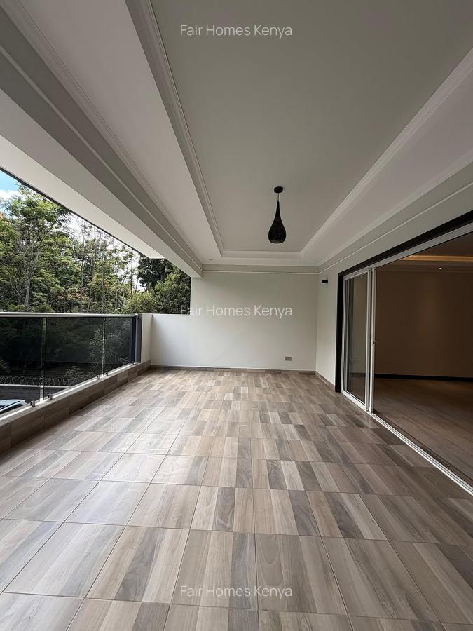 3 Bed Apartment with En Suite at Riverside Drive - 17