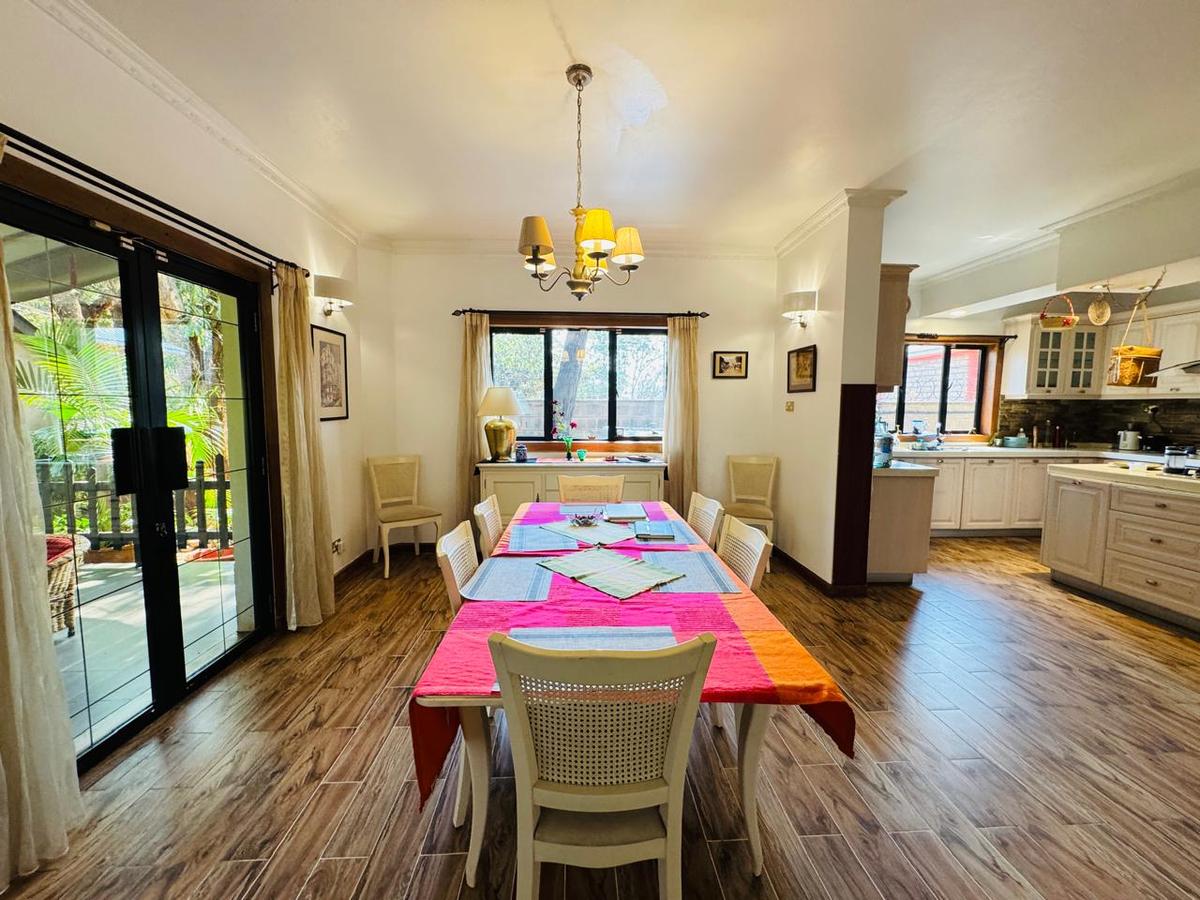 5 Bed Townhouse with En Suite in Lavington - 12