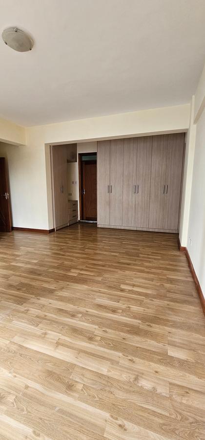 4 Bed Apartment with En Suite at General Mathenge - 16