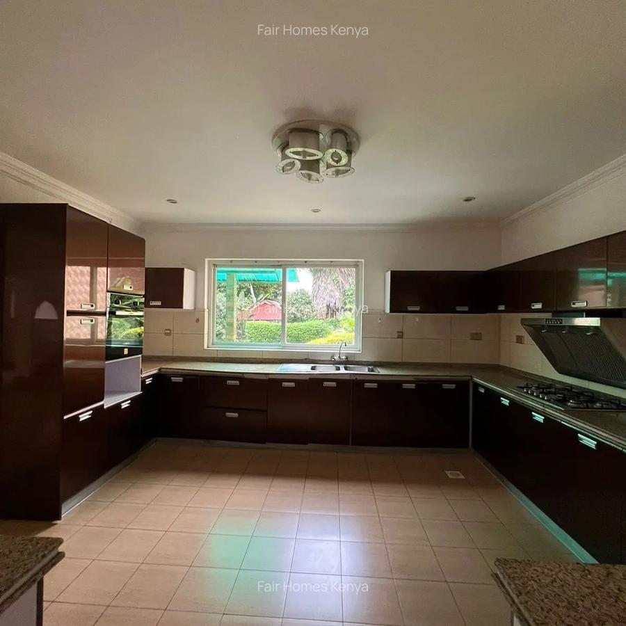 4 Bed Townhouse with En Suite at Riverside Drive - 19