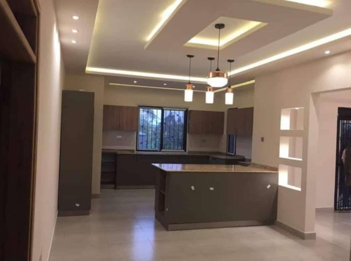 4 Bed House with En Suite at Kenyatta Road - 4