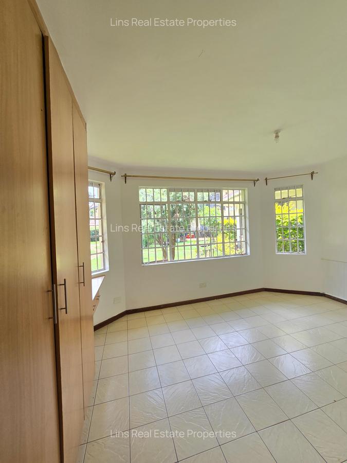 4 Bed Townhouse with En Suite in Spring Valley - 14