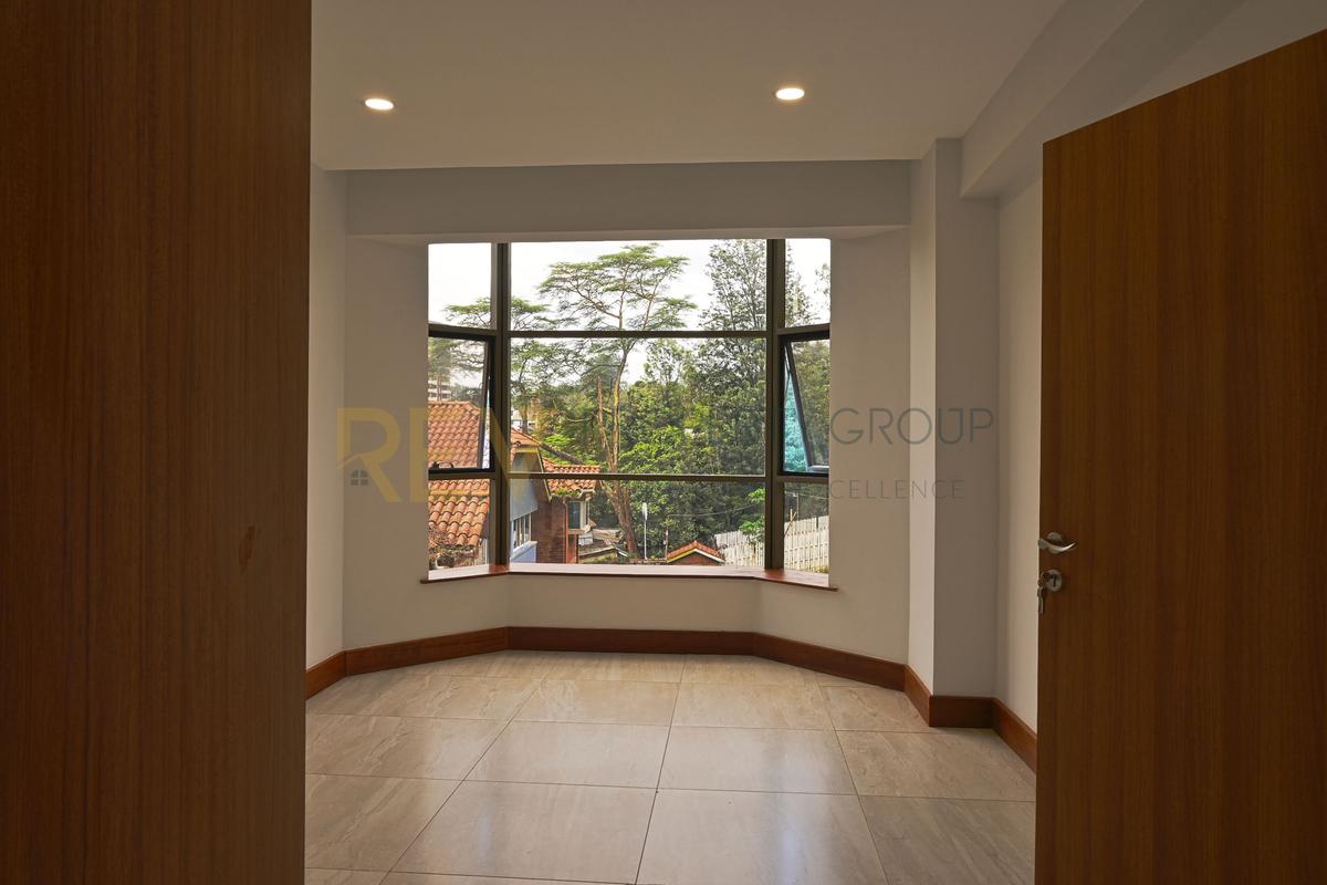 3 Bed Apartment with En Suite in Westlands Area - 14