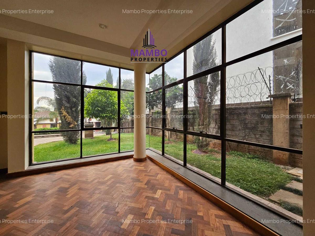 5 Bed Townhouse with En Suite at Lavington - 17