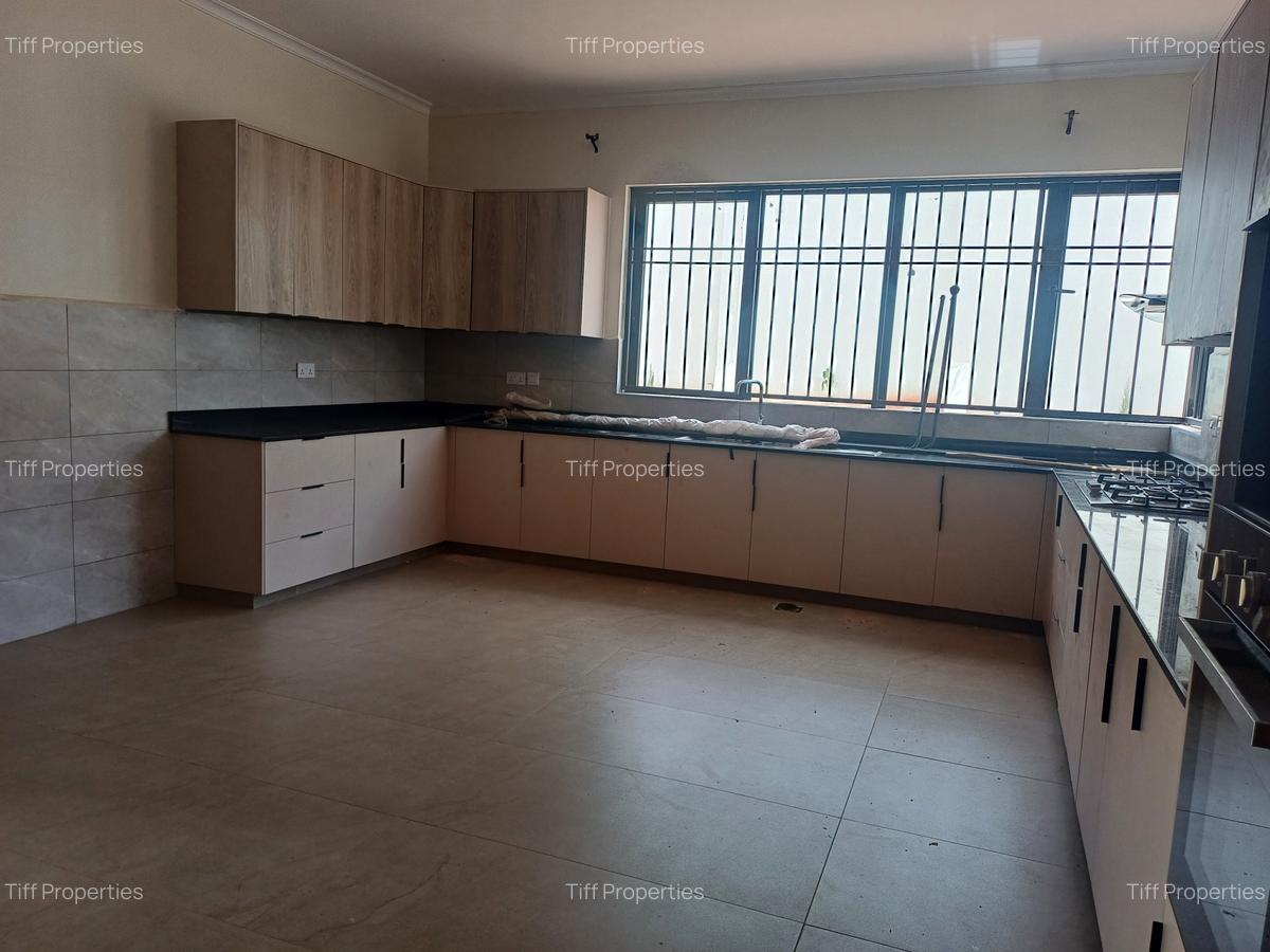 6 Bed Townhouse in Loresho - 8