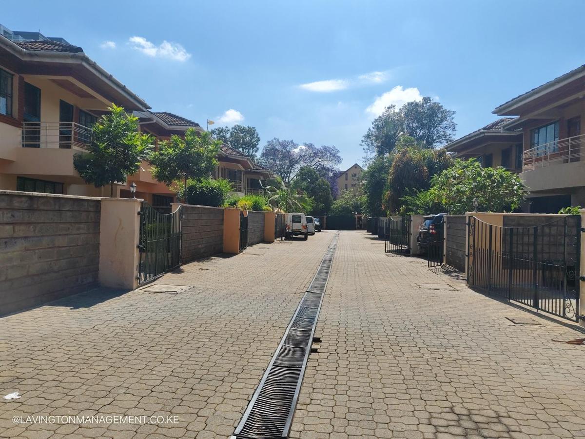 5 Bed Townhouse with En Suite at Lavington Green - 2