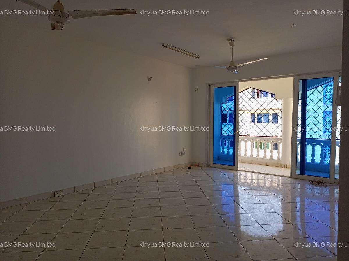 3 Bed Apartment with En Suite in Nyali Area - 1