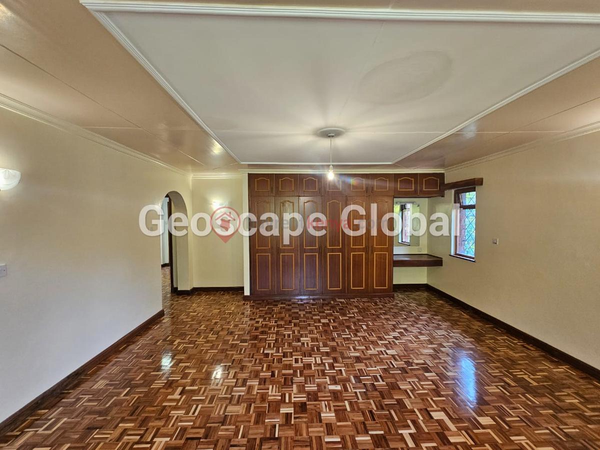 5 Bed House with En Suite in Spring Valley - 6