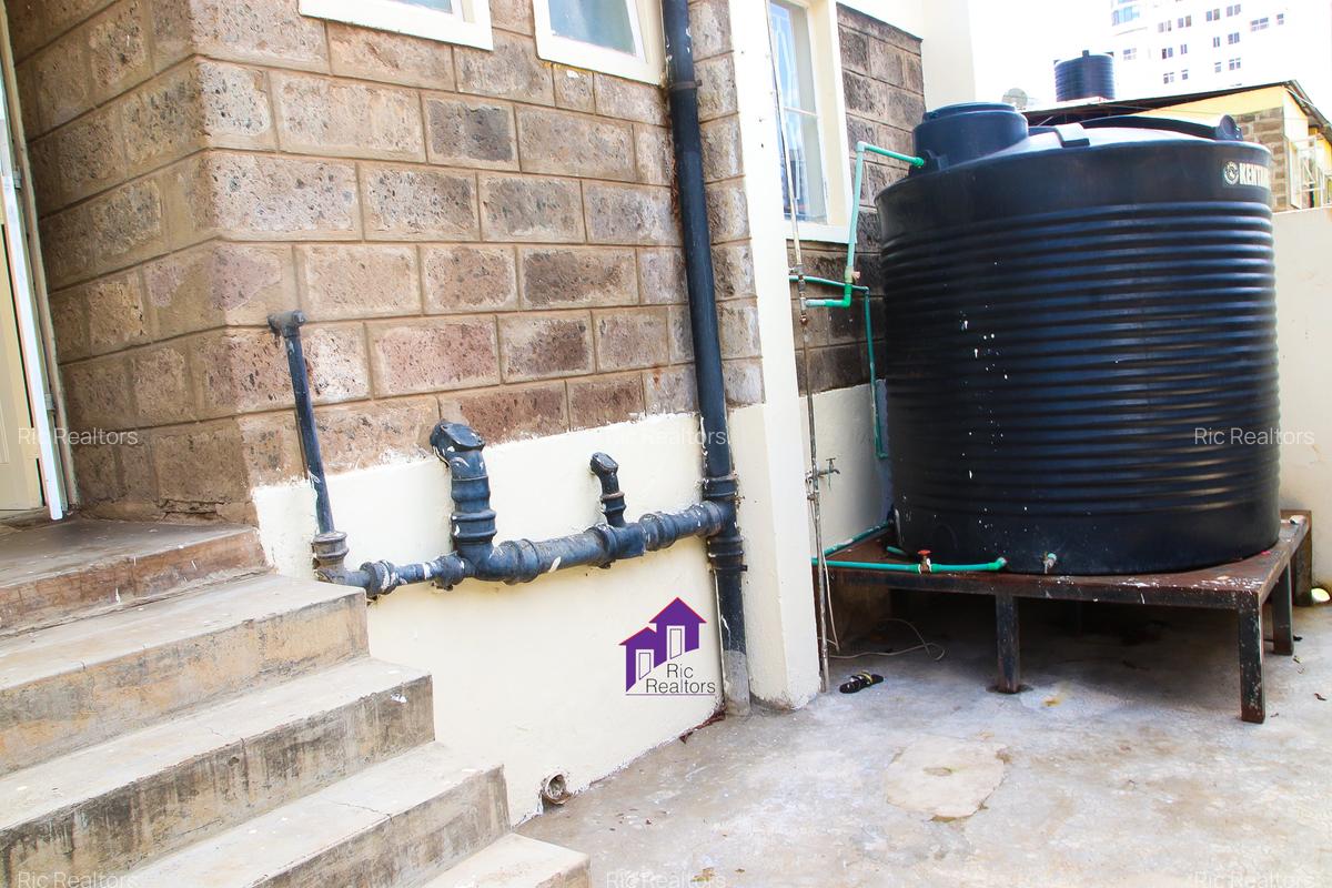 4 Bed Townhouse with En Suite at Rapta Road - 16