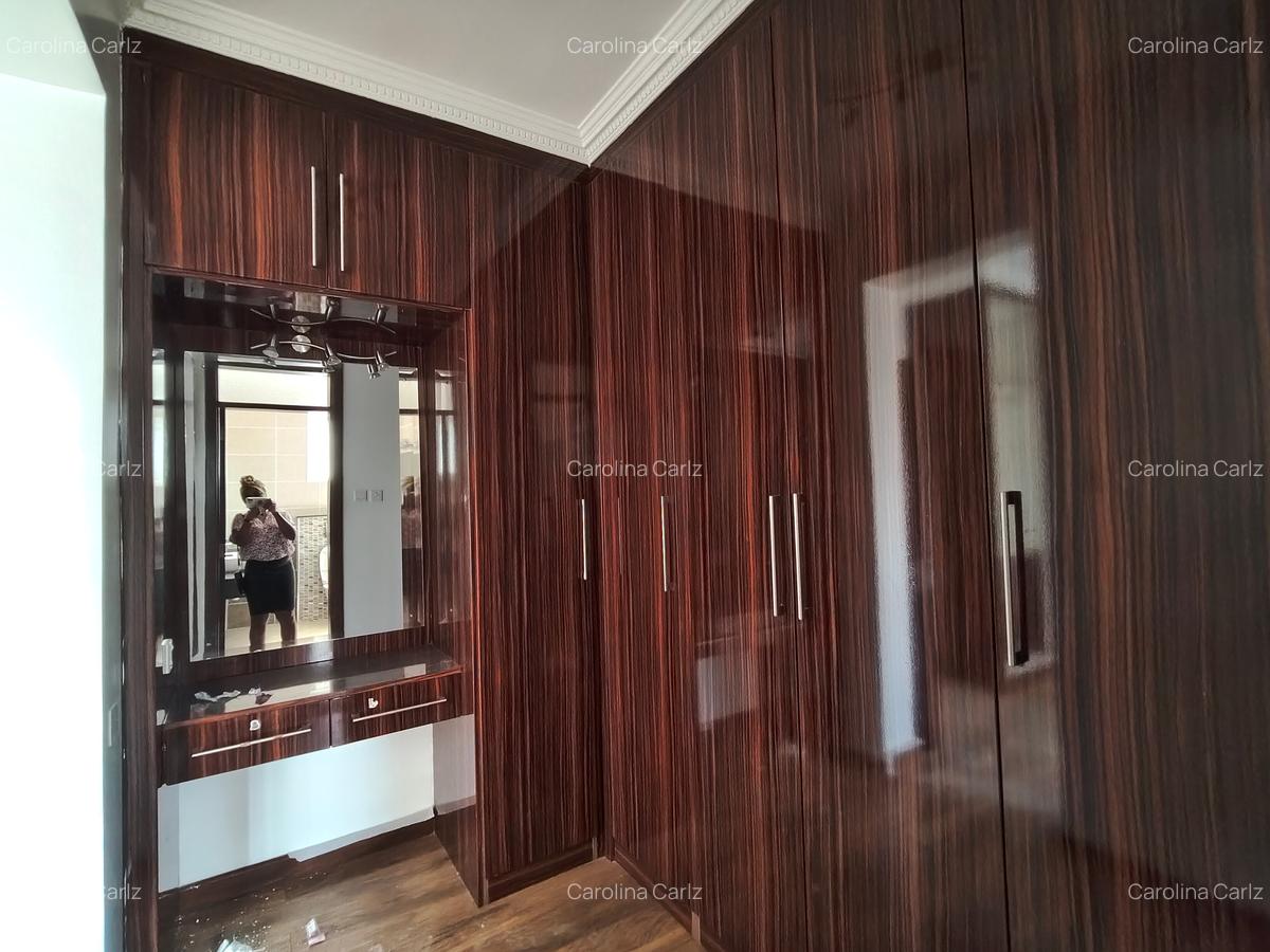 4 Bed Apartment with En Suite at Brookside Drive - 12