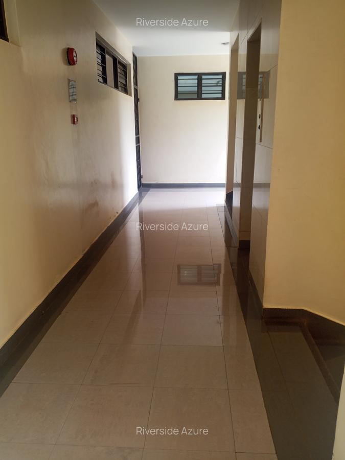 Serviced 2 Bed Apartment with En Suite at Arboretum - 3