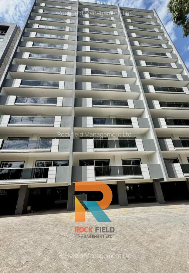 3 Bed Apartment with En Suite in Riverside - 4