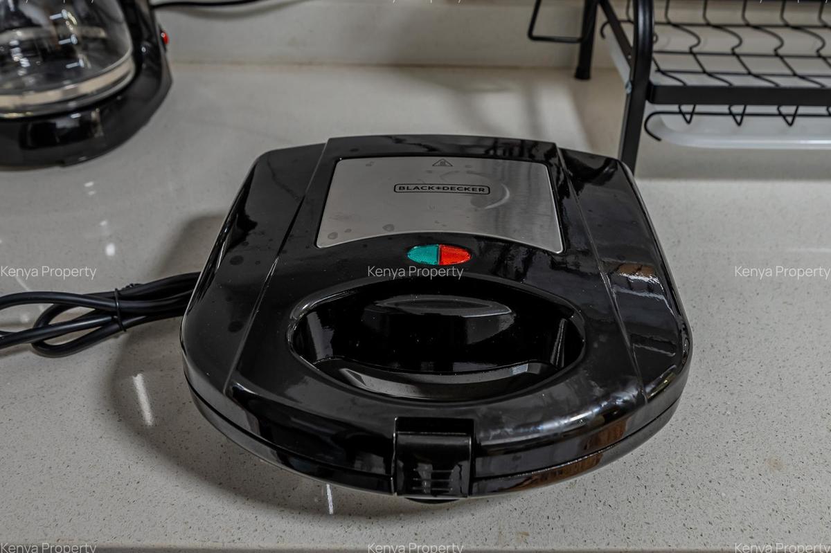 2 Bed Apartment with En Suite at Riverside Drive - 19