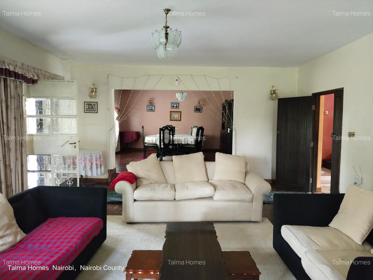 5 Bed House with En Suite at Ridgeways Lane - 4
