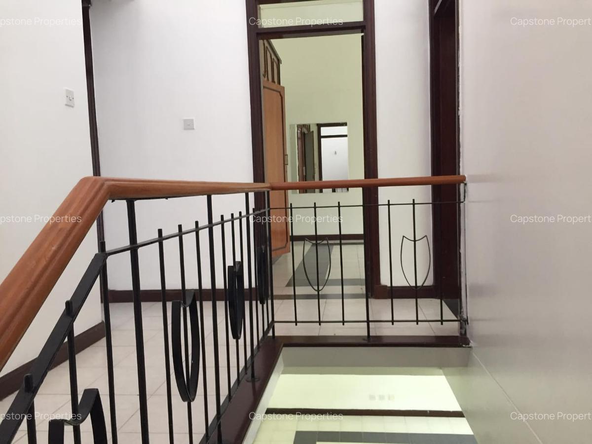 4 Bed Townhouse with En Suite in Spring Valley - 3