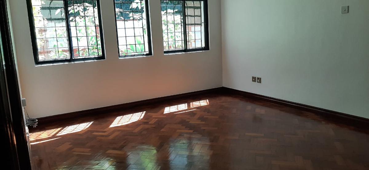 5 Bed Townhouse with En Suite in Lavington - 15