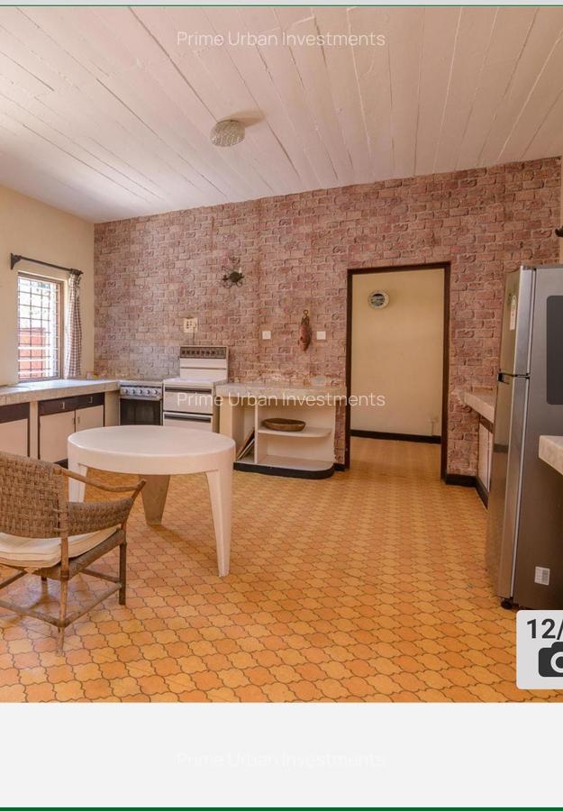 4 Bed House with En Suite in Nyali Area - 8