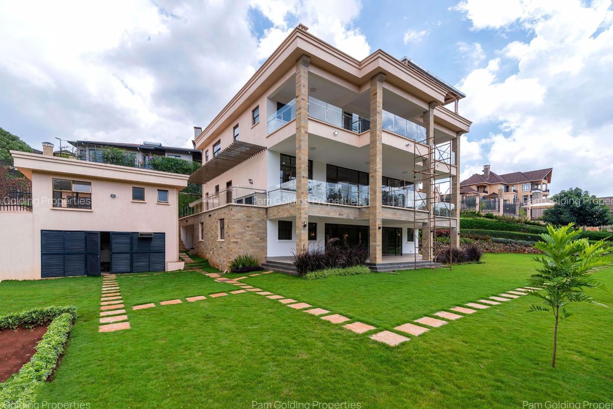 5 Bed Townhouse with En Suite in Nyari - 2