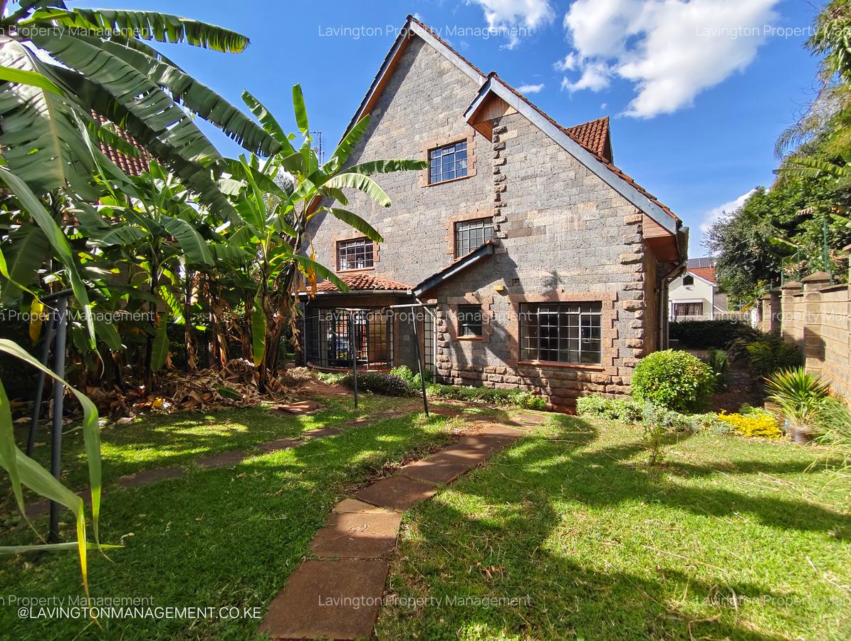 5 Bed House with En Suite at Lavington Green - 18