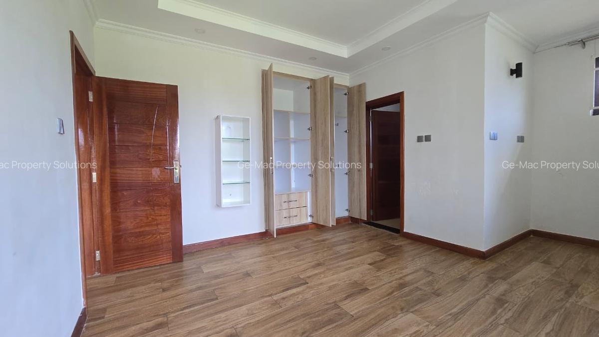 4 Bed House with En Suite at Paradise Lost Road - 16